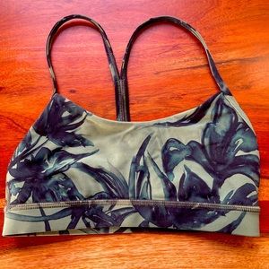 NEW! Lulu Lemon Flow Y Nulu Sports Bra